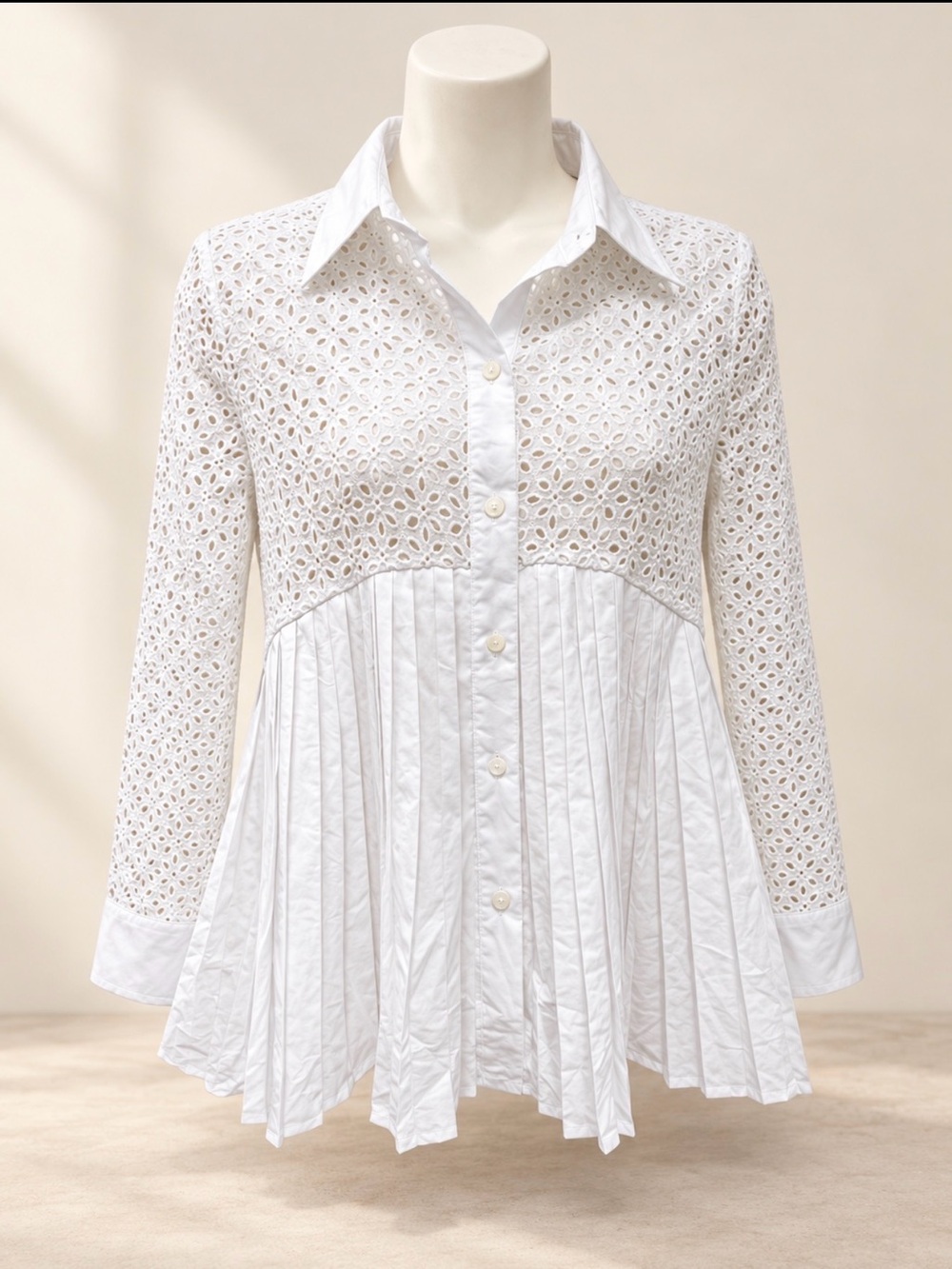 Anthropologie HD in Paris White Eyelet Button-Front Shirt size 2